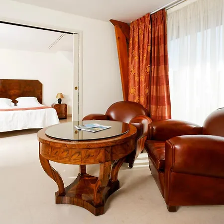 Logis L'auberge - Maison Glenn Anna מלון Saint Anne-dʼAuray