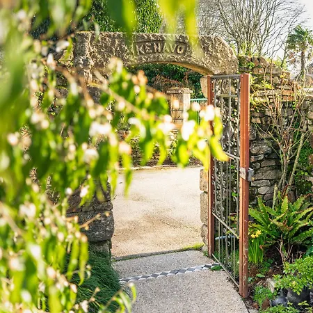 Logis L'auberge - Maison Glenn Anna מלון 3*